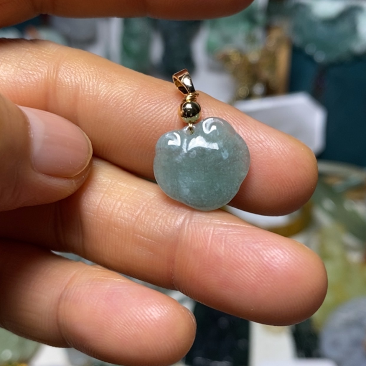 【闪购商品】翡翠吊坠(赠链)未镶嵌