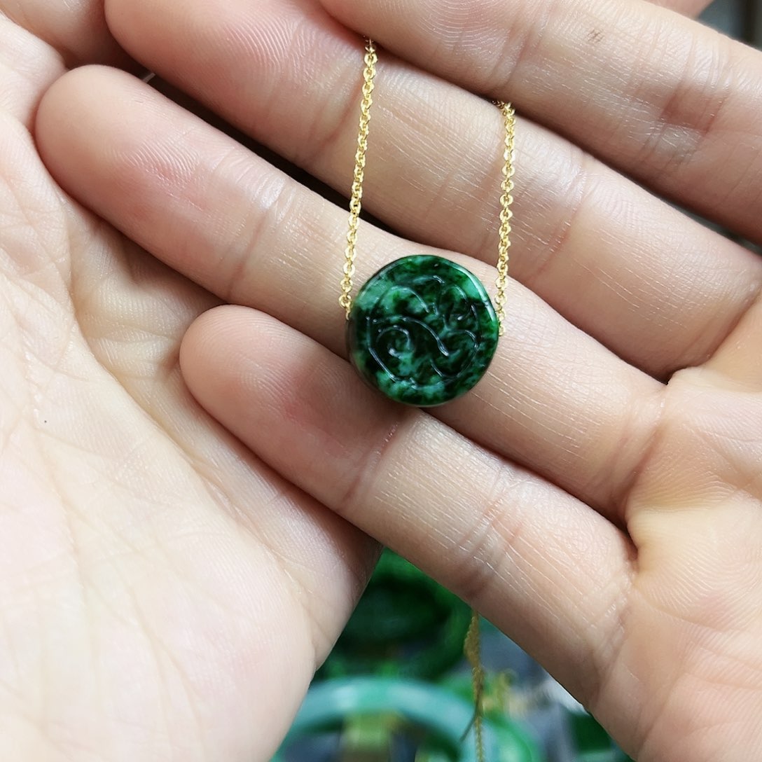 翡翠颈饰未镶嵌吊坠