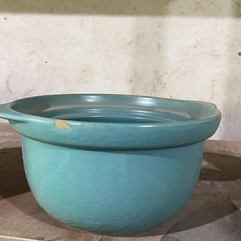 微瑕，明火，口径22高12淡蓝色，拖釉无盖2L