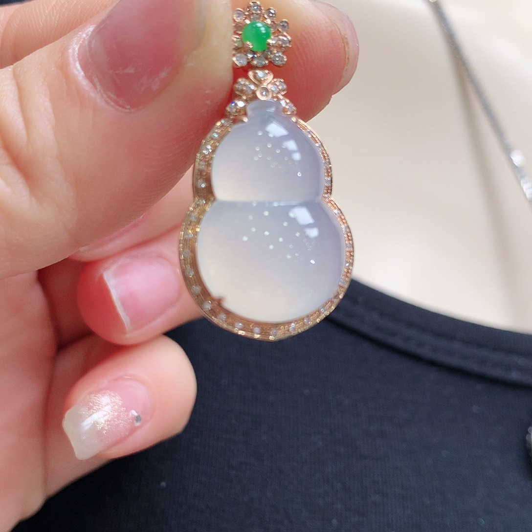 翡翠颈饰18K金镶嵌葫芦