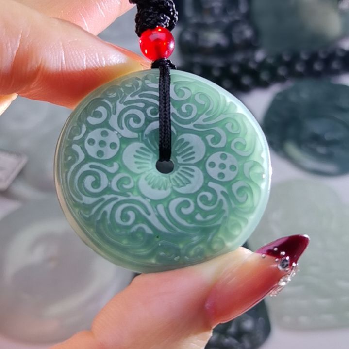 翡翠颈饰未镶嵌天然的A货翡翠多样性发货