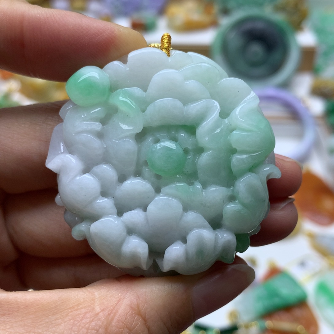 翡翠未镶嵌颈饰翡翠