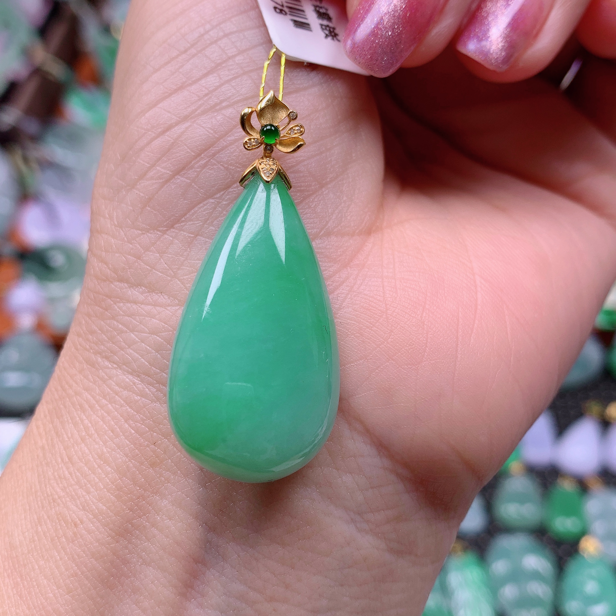 缅甸天然A货翡翠，绿水滴，编号13/1123尺34.1-18-8.3