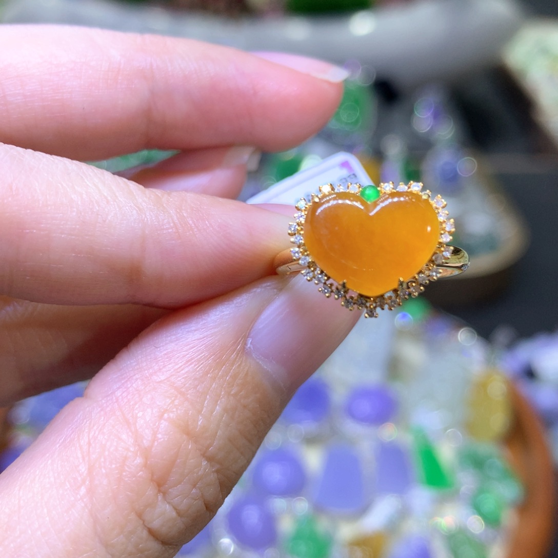 【闪购商品】翡翠颈饰18K金镶嵌翡翠吊坠项链