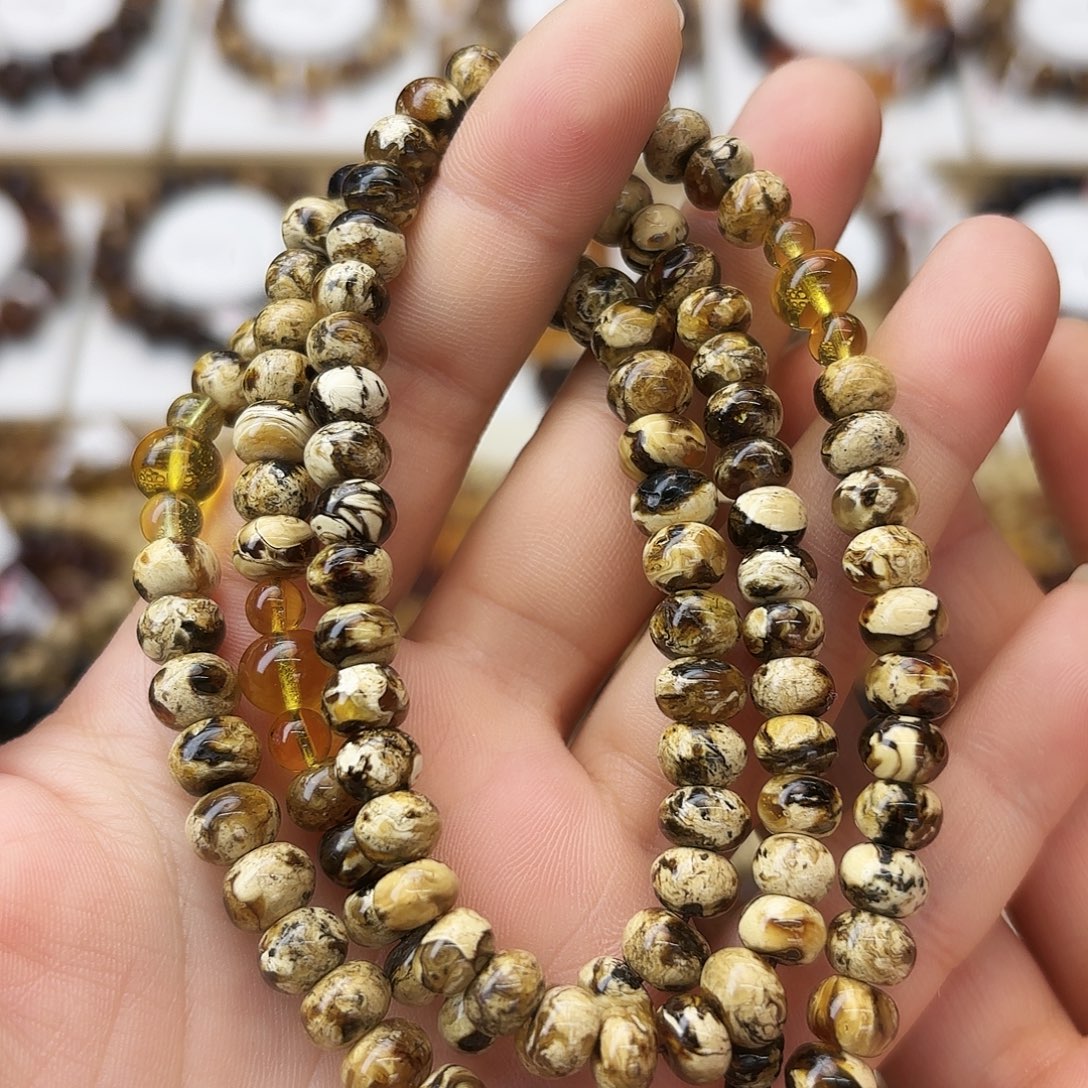 琥珀未镶嵌裸石七90384