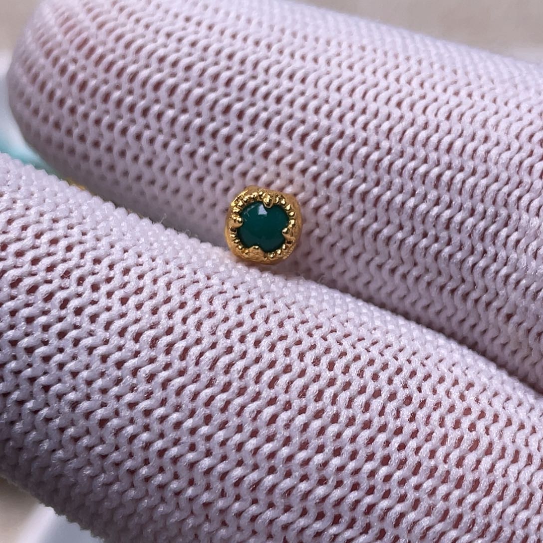 绿松石18K金镶嵌配饰5.5