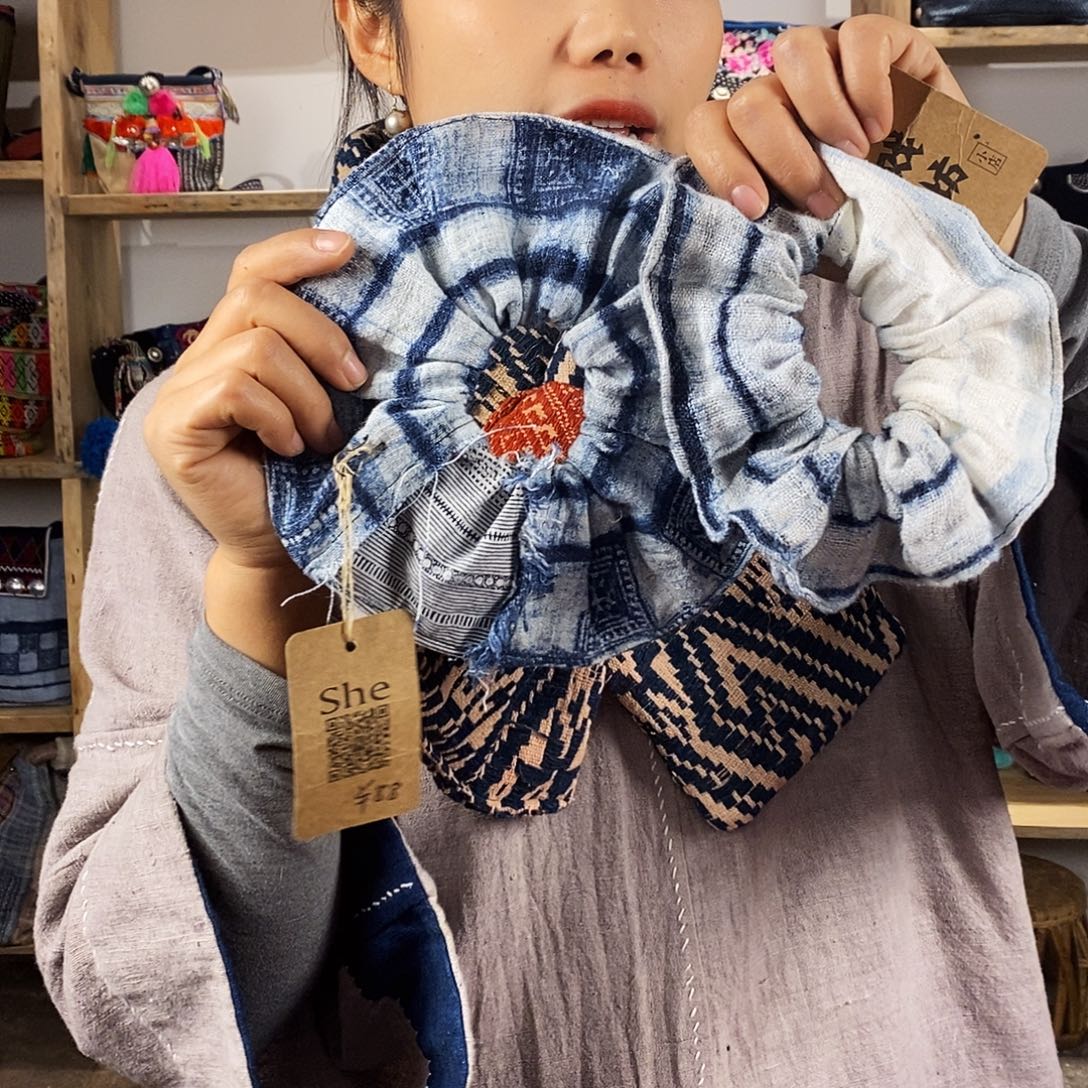 织绣手工制作工艺发圈