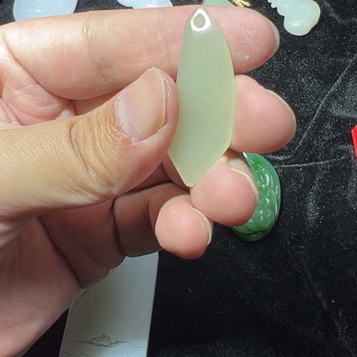 和田玉（糖玉）未镶嵌颈饰