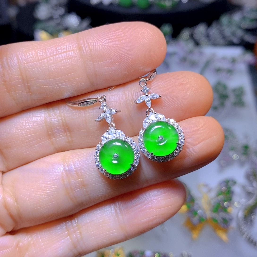 翡翠颈饰银S925镶嵌天然翡翠