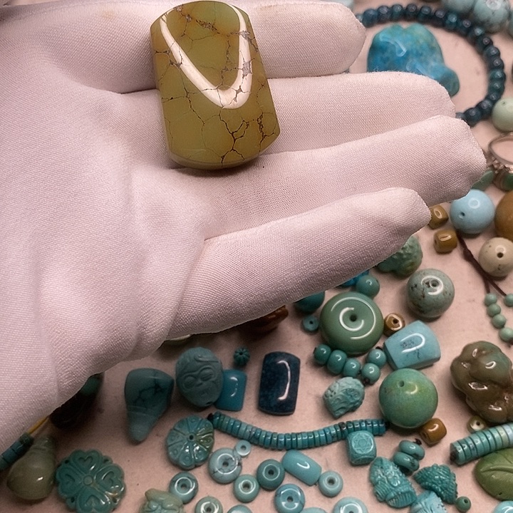 薄***天未镶嵌绿松石挂件