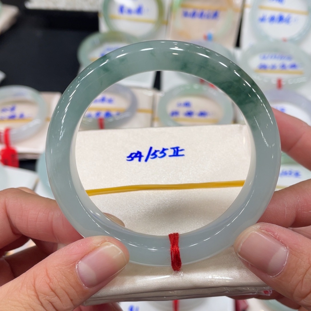 翡翠手镯未镶嵌缅甸翡翠天然翡翠