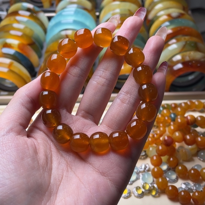 蛇纹石玉手串未镶嵌会*