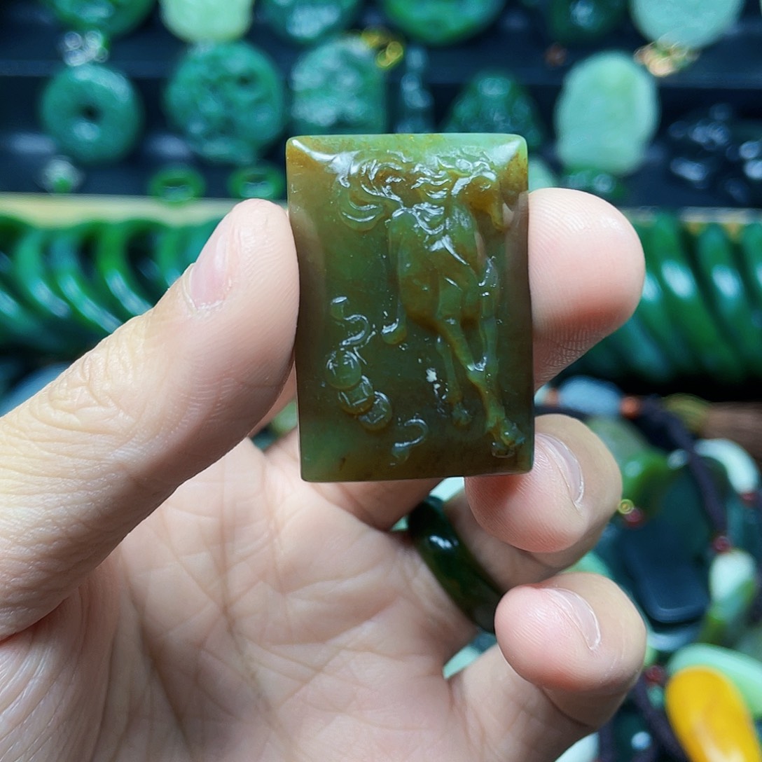 和田玉未镶嵌珠宝半成品