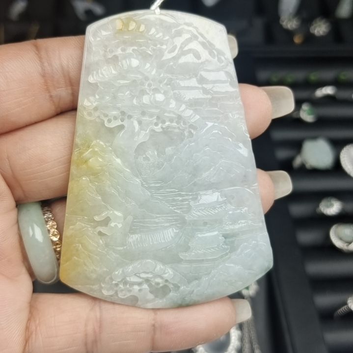 翡翠挂件未镶嵌天然翡翠a货，山水牌。