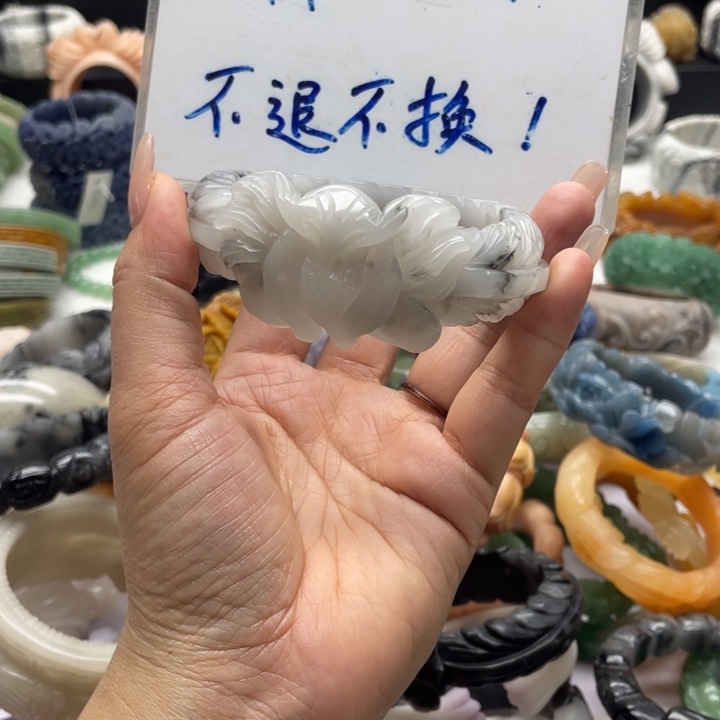 石英岩玉未镶嵌手镯