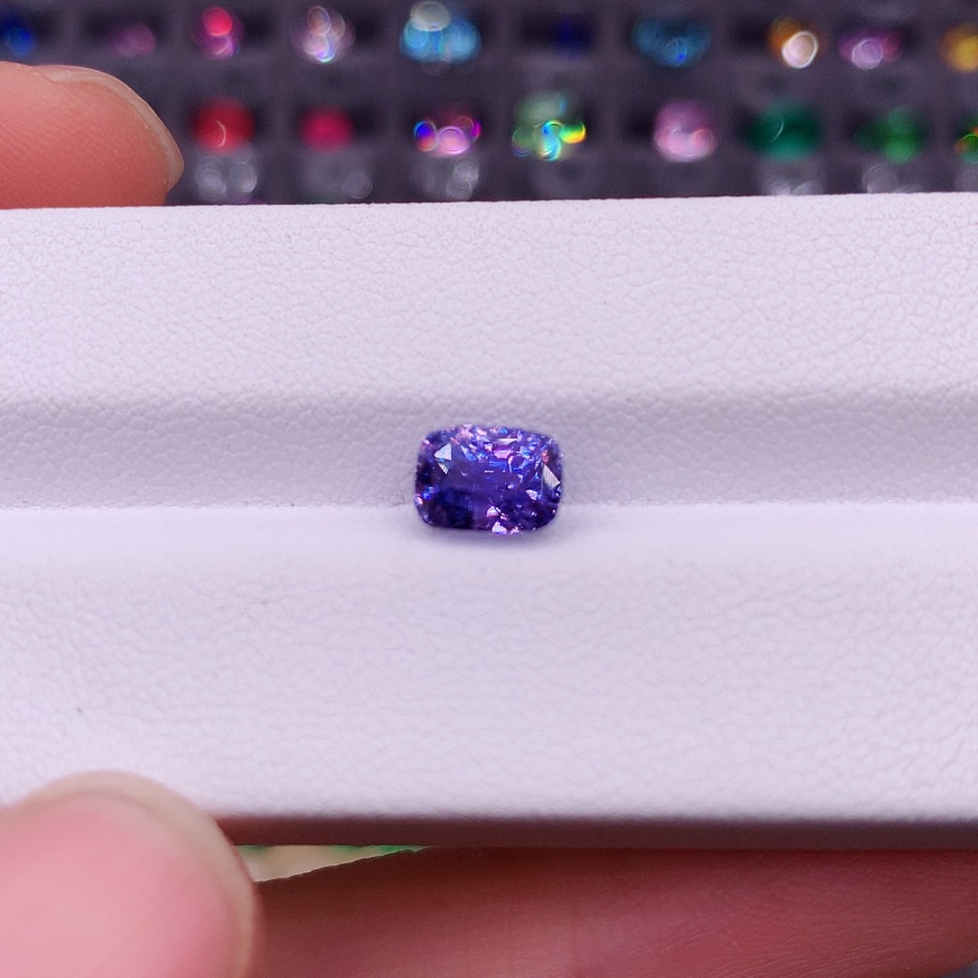 彩色蓝宝石裸石未镶嵌