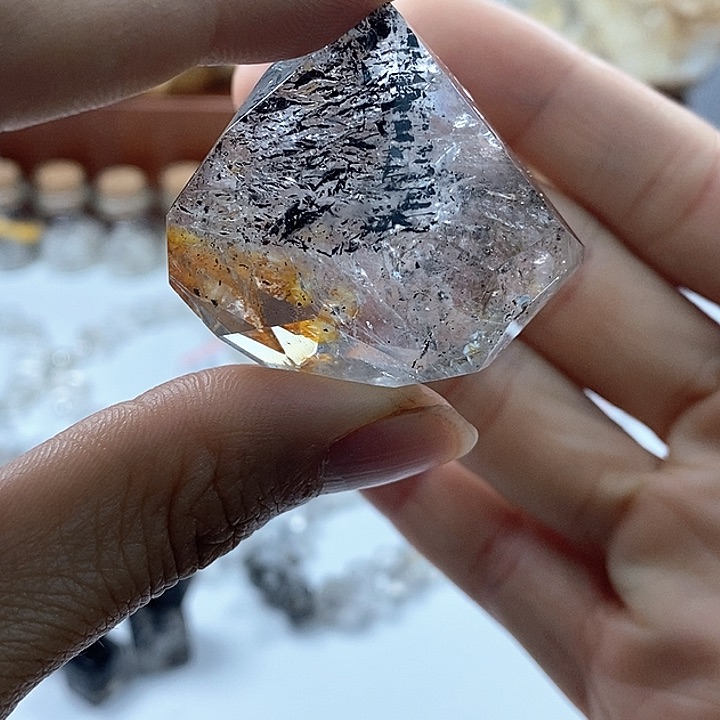 水晶颈饰未镶嵌黄胶花散墨