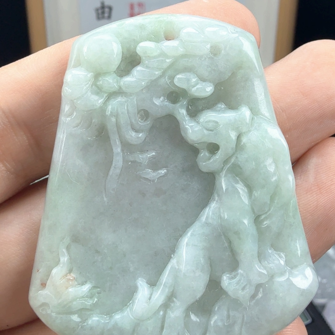 翡翠挂件未镶嵌翡翠