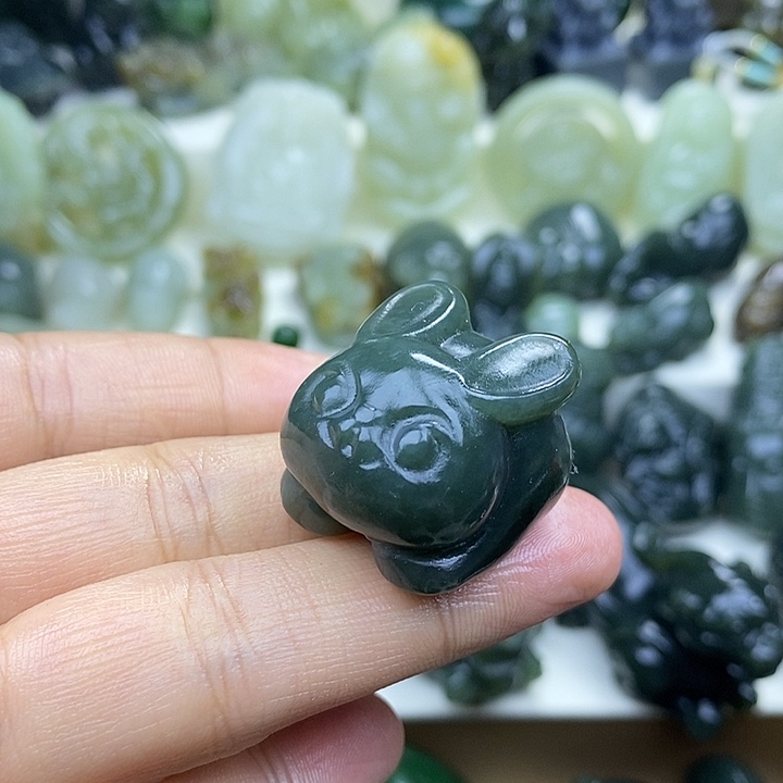 颈饰未镶嵌和田玉