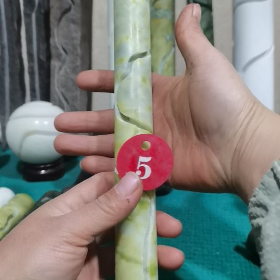 开槽附石5号玉柱高21