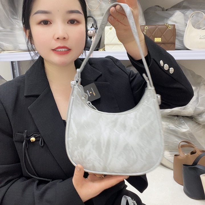 黄牛皮（革）山羊皮（革）PU鹿皮（革）牦牛剖层皮革牛皮（革）