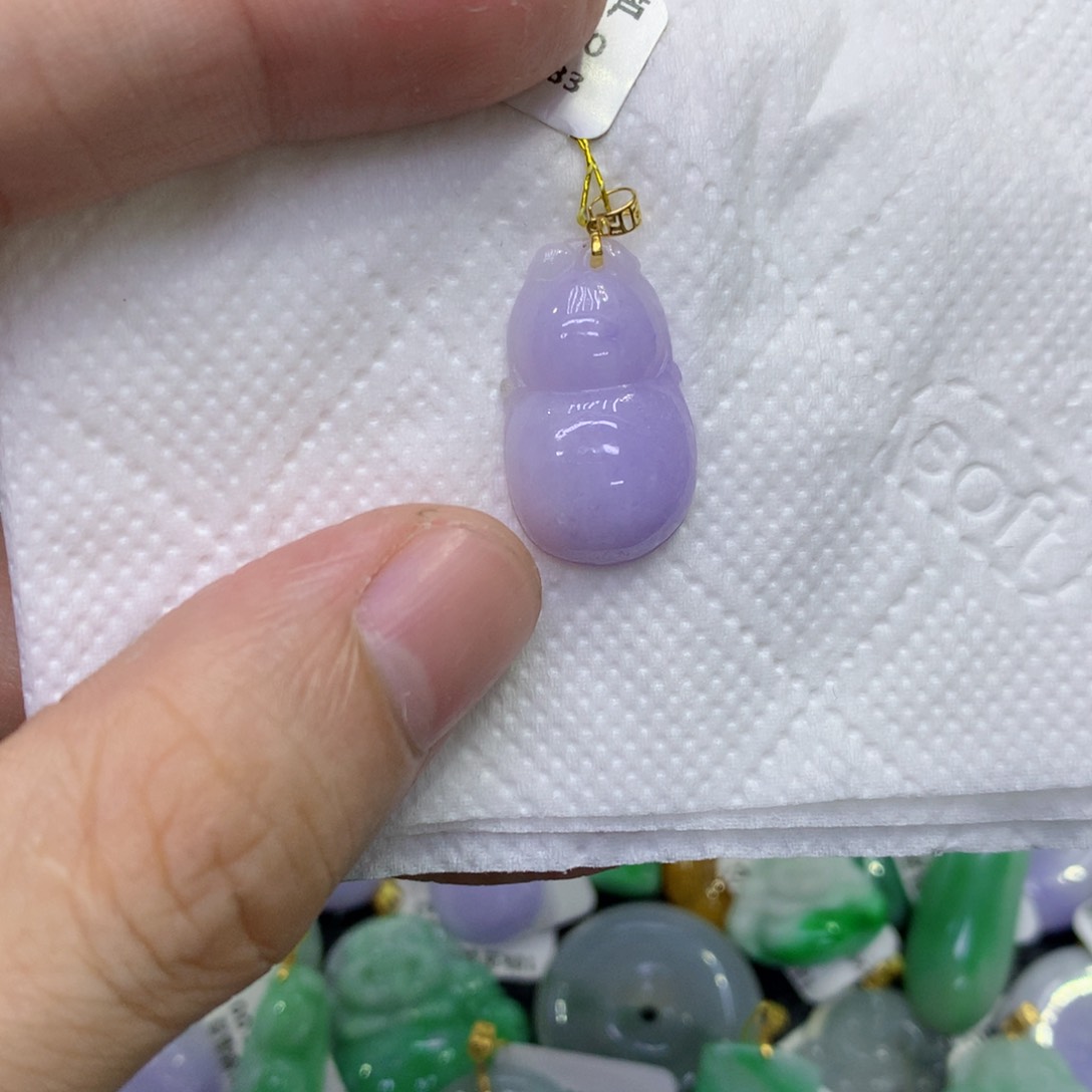 颈饰18K金镶嵌翡翠