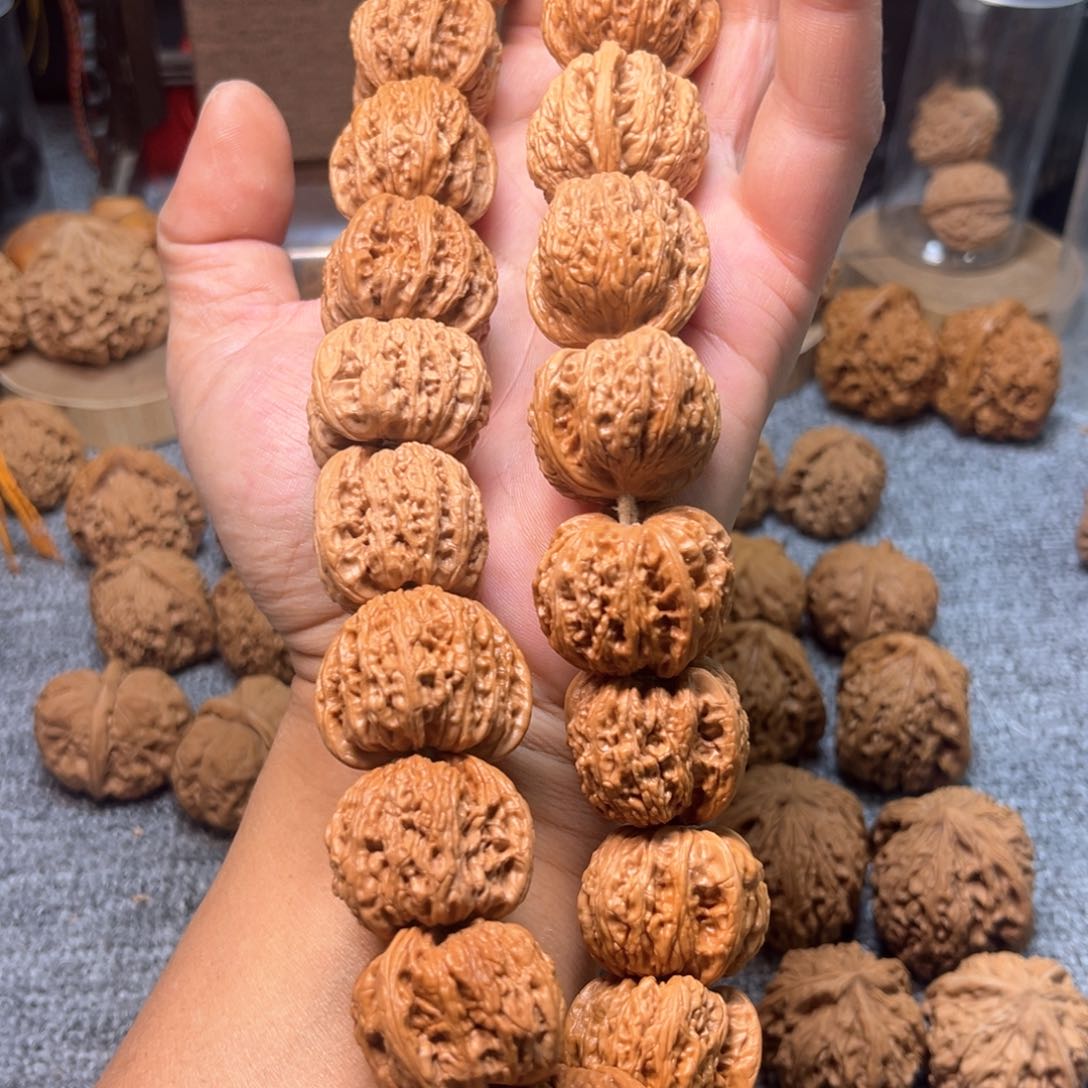 文玩核桃把件密纹手持