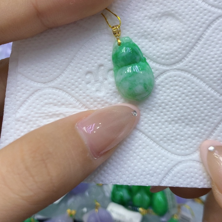 颈饰18K金镶嵌翡翠