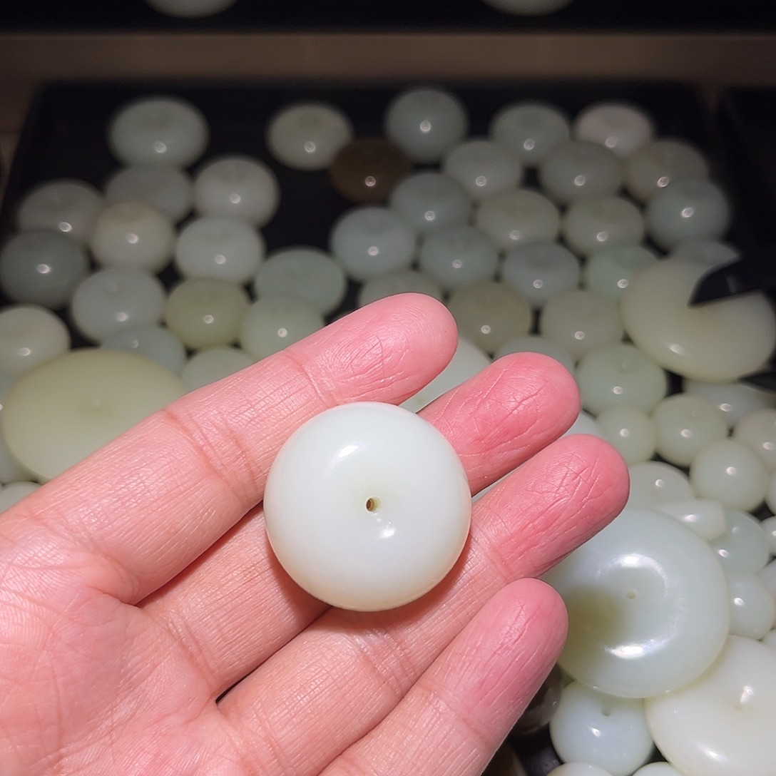 明***玉和田玉未镶嵌颈饰