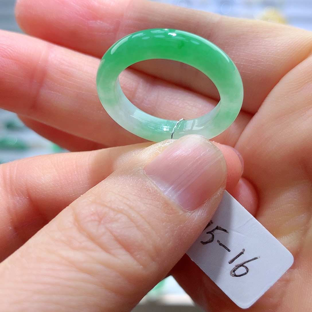 翡翠戒指未镶嵌15-16号