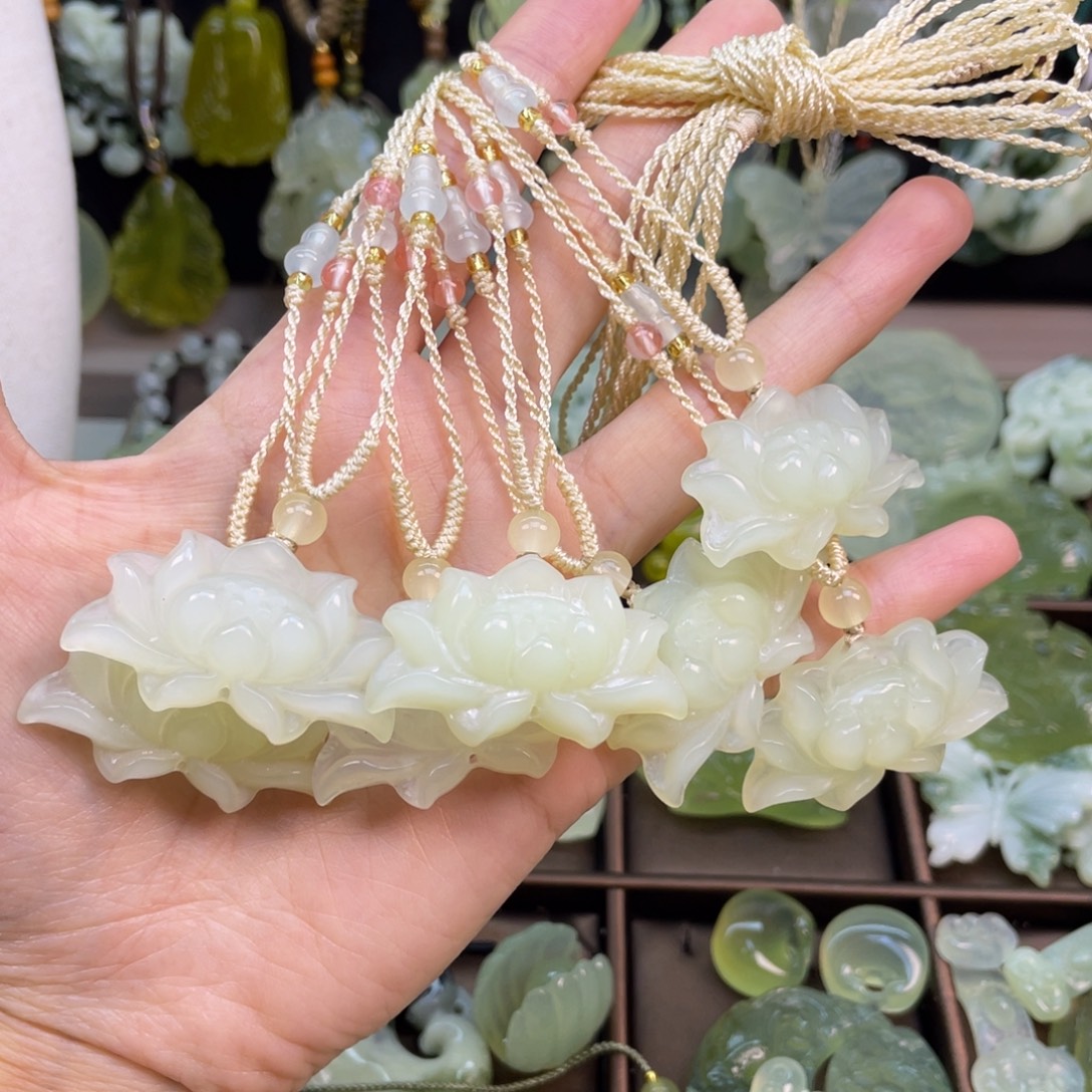 蛇纹石玉未镶嵌颈饰随机发默认微瑕