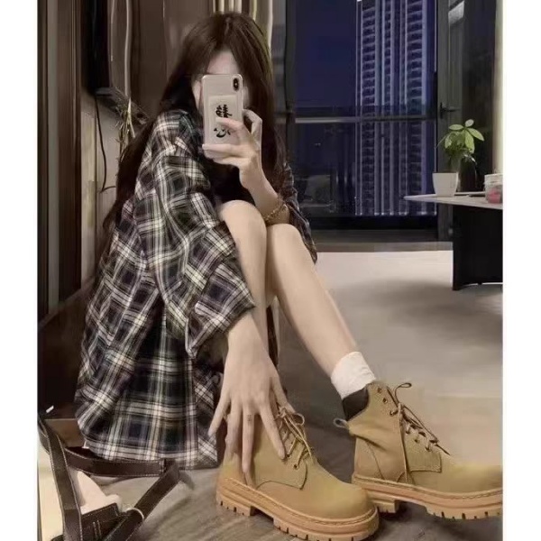 现货秋季百搭新款格子长袖女士衬衫休闲宽松韩版设计感衬衣外穿