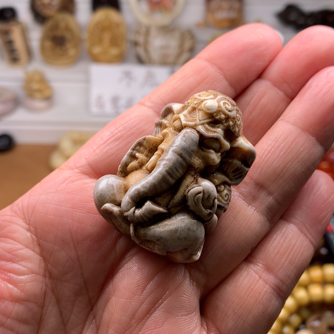 鹿骨其他天天都在盘  