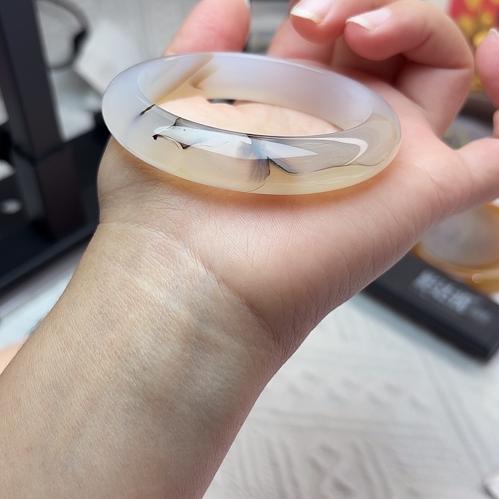 玛瑙/玉髓未镶嵌手镯