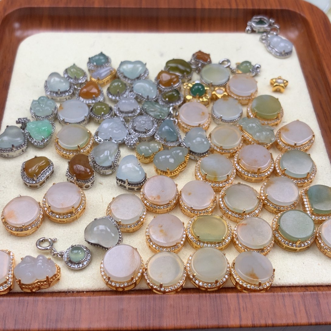 翡翠银S925镶嵌颈饰路路通一个可挑