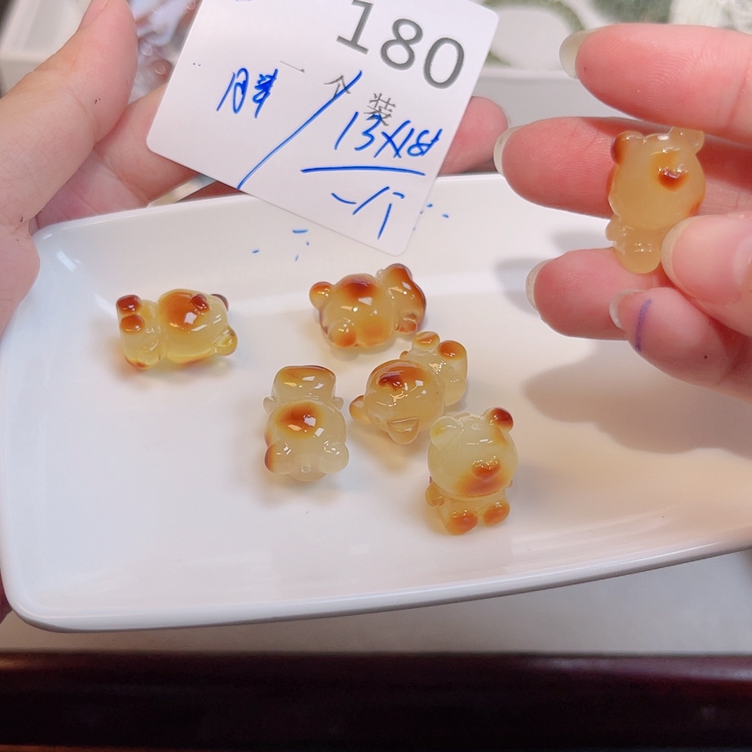 水晶珠宝半成品未镶嵌180 。    