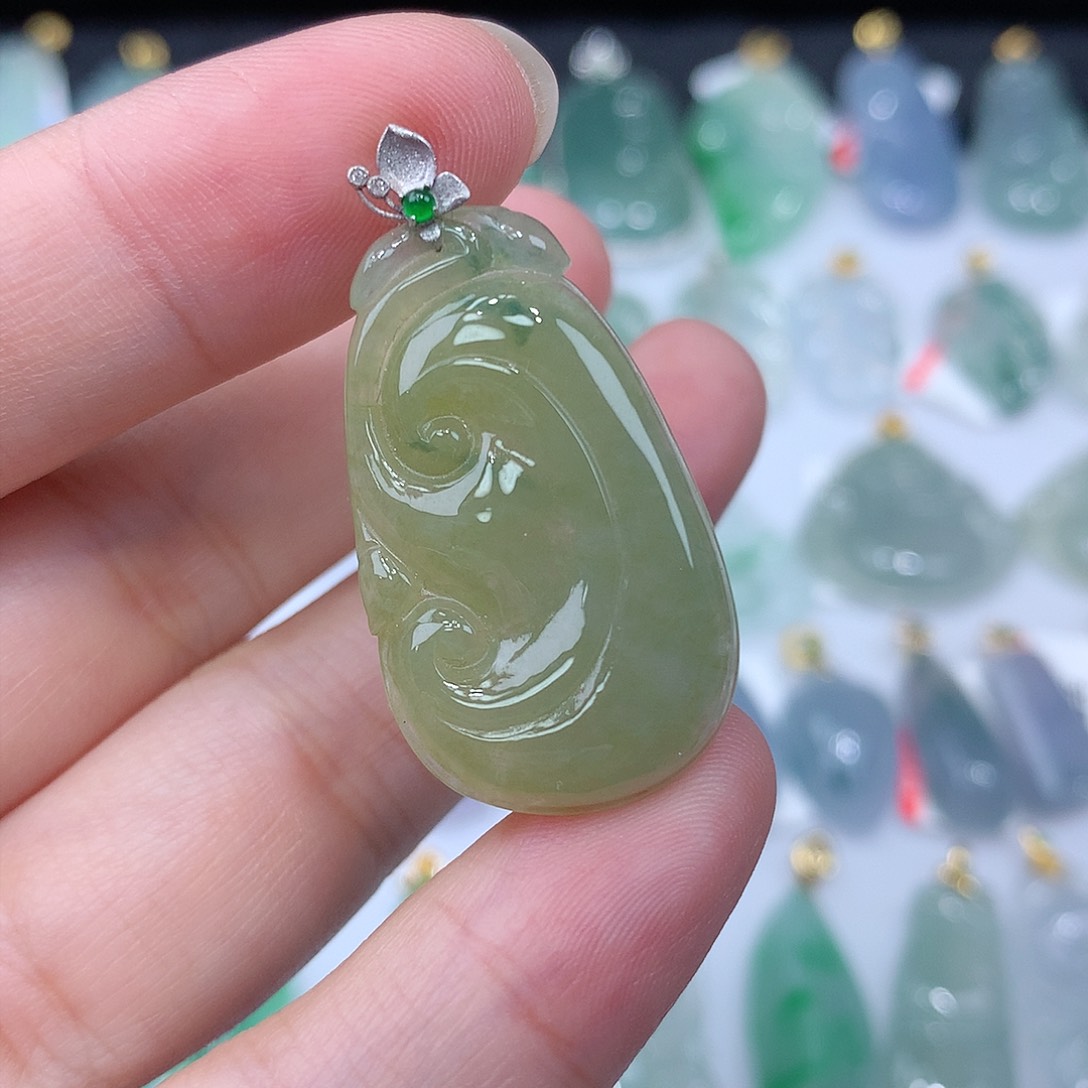 翡翠颈饰18K金镶嵌…*如意