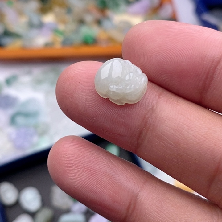 翡翠未镶嵌吊坠(不含链)谁*伴