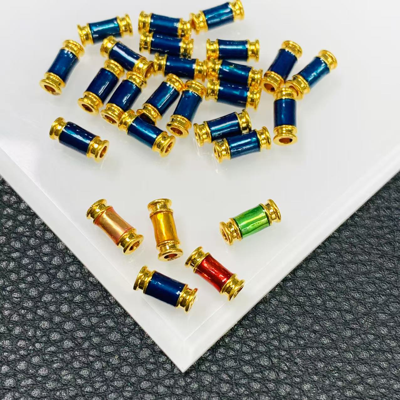 W136-18K金8mm左右长笛珠配件-JS(多样性发其一)