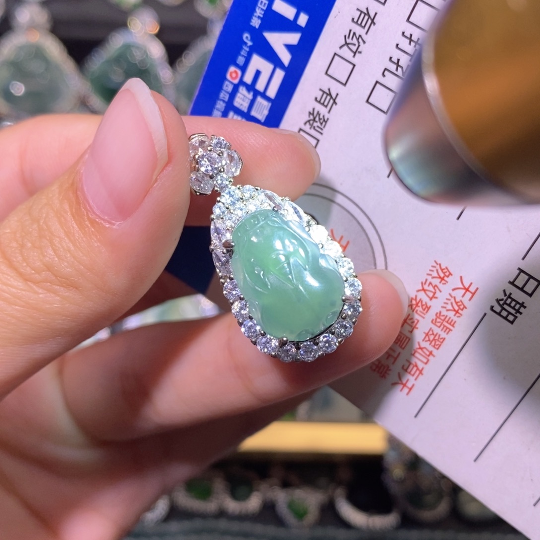 翡翠未镶嵌颈饰天然