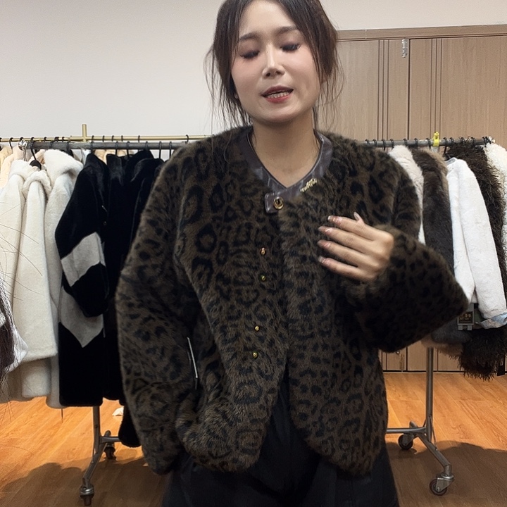 7号皮毛一体外套女