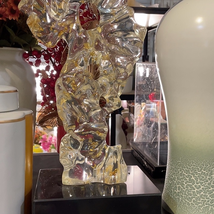陶瓷花瓶，茶具茶杯。