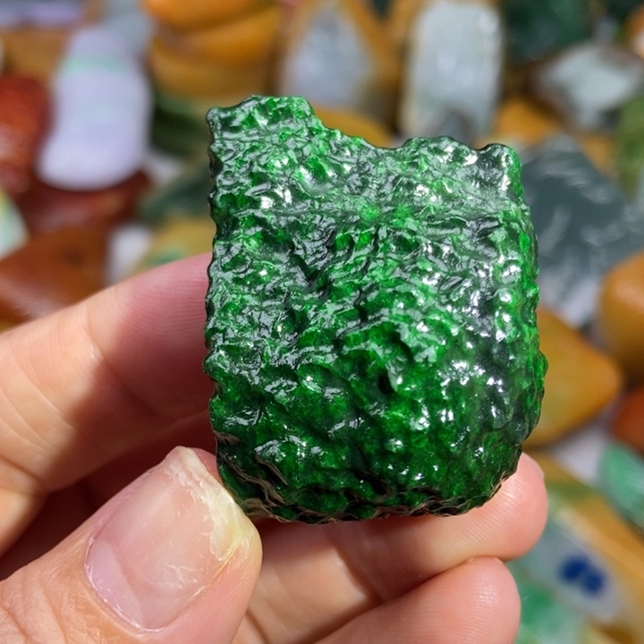 翡翠未镶嵌颈饰缅甸