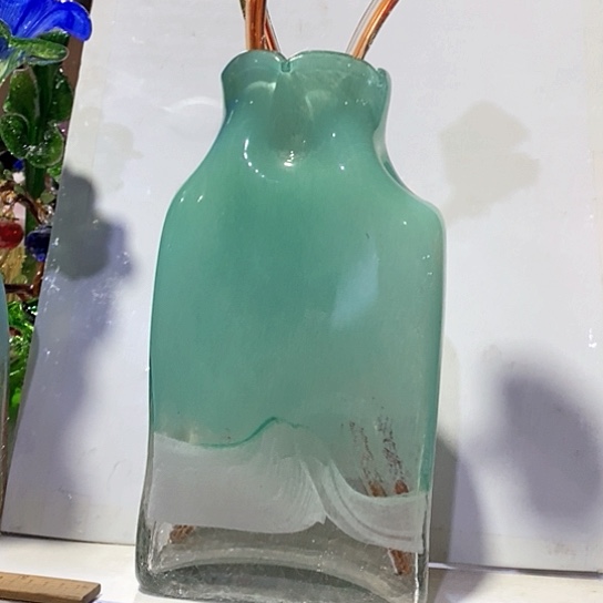 琉璃花瓶高33厘米口径7厘米