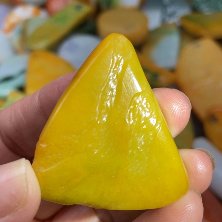 翡翠未镶嵌颈饰缅甸