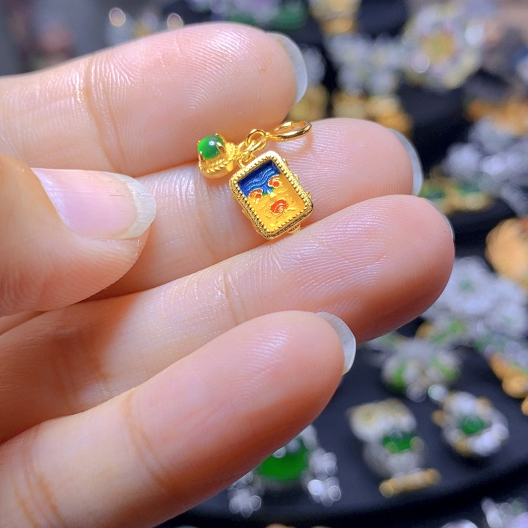 翡翠银S925镶嵌耳钉天然翡翠