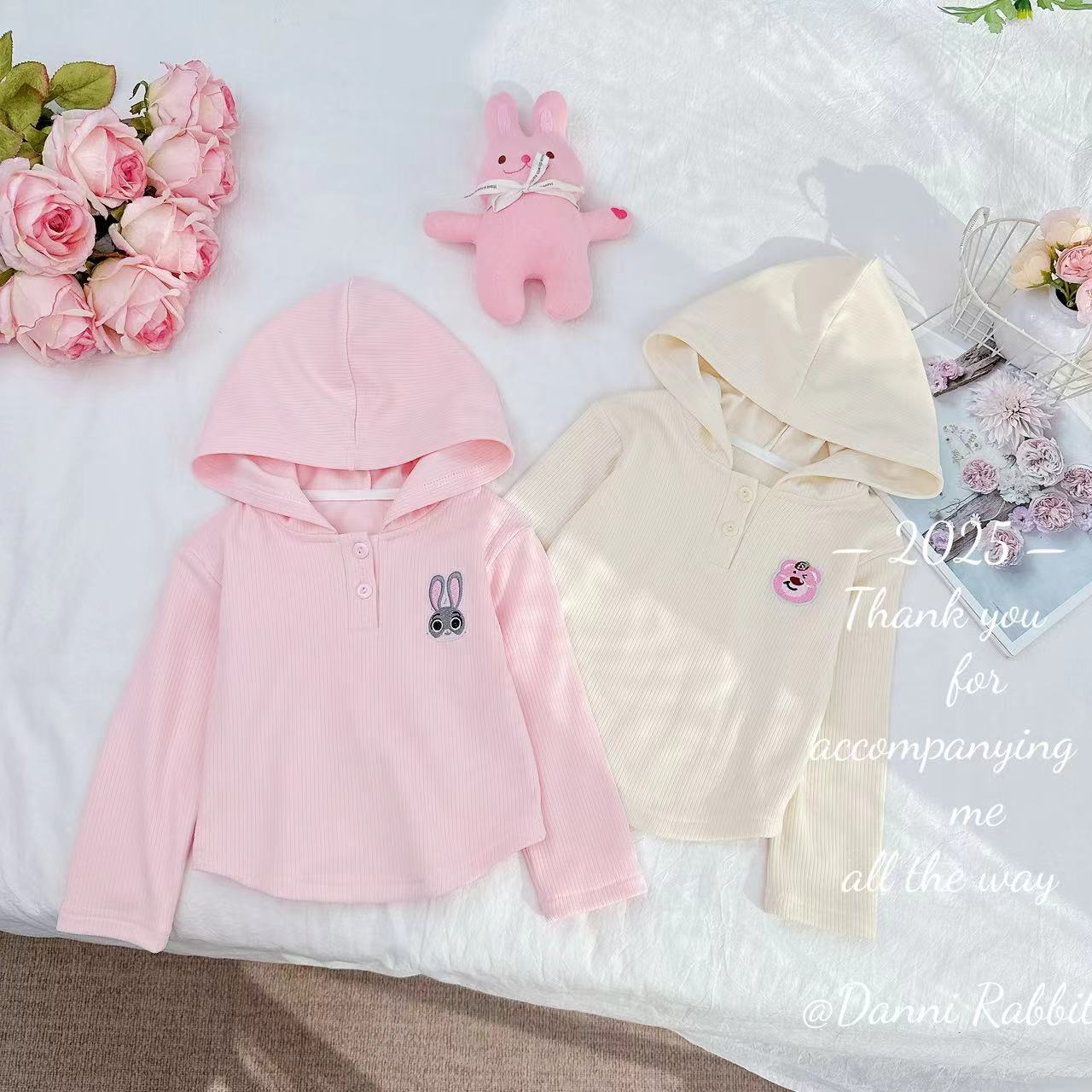 【Dannirabbit】*卡通可爱+柔软+百搭+简约*女童连帽打底衫 D-H316
