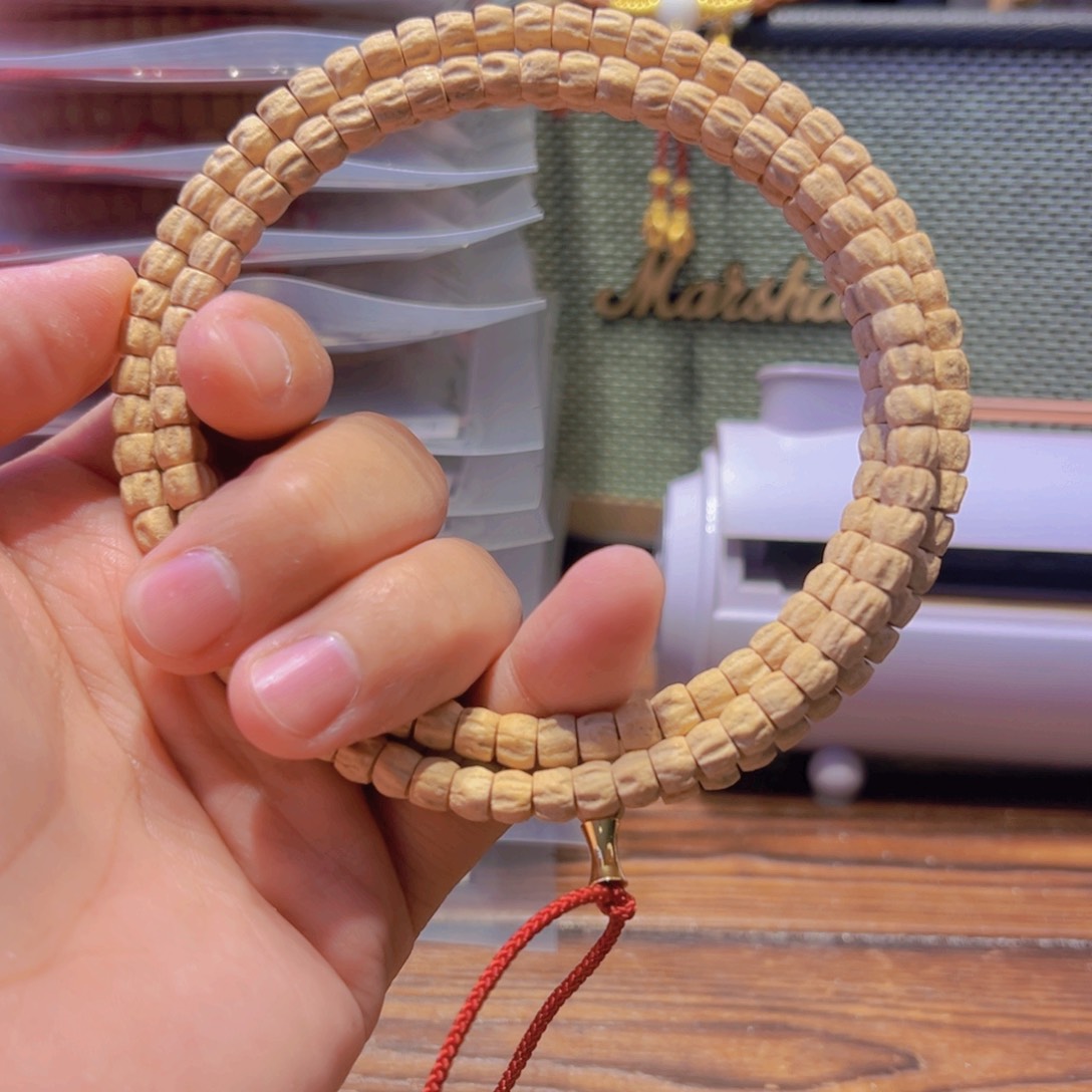 柏香籽/百香籽吊坠啊***黑