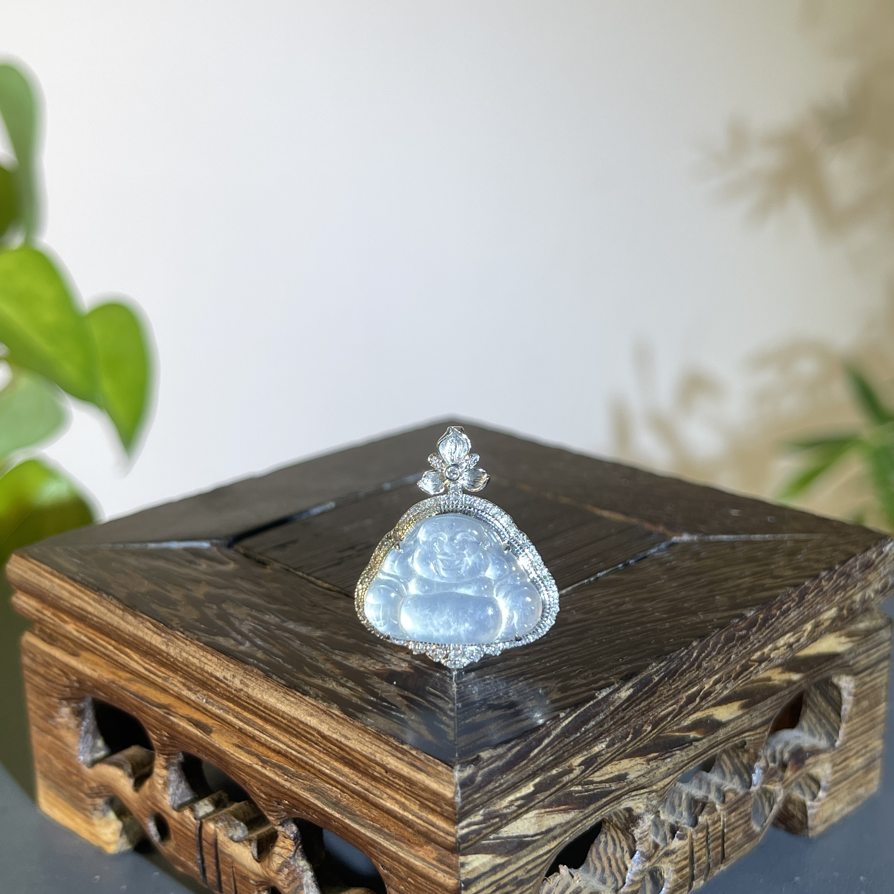 JXW17-144  天然缅甸A货翡翠 18K含钻镶嵌佛公