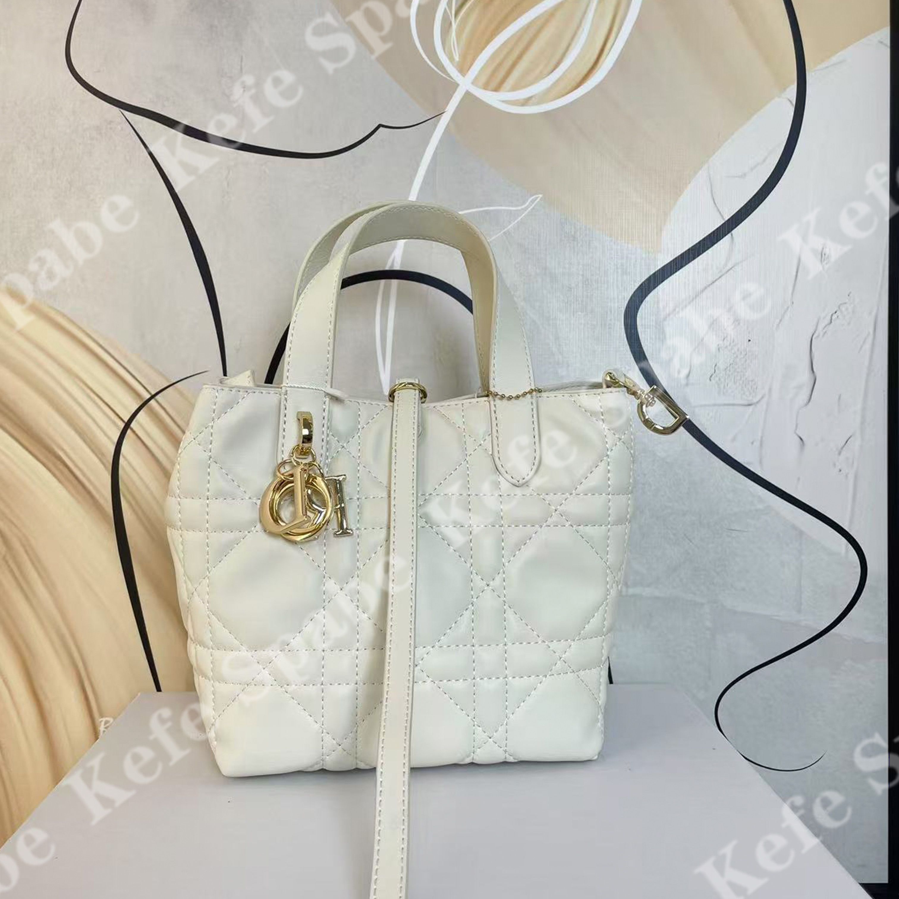 HM063  P25新款白色竖版土著手提包-1